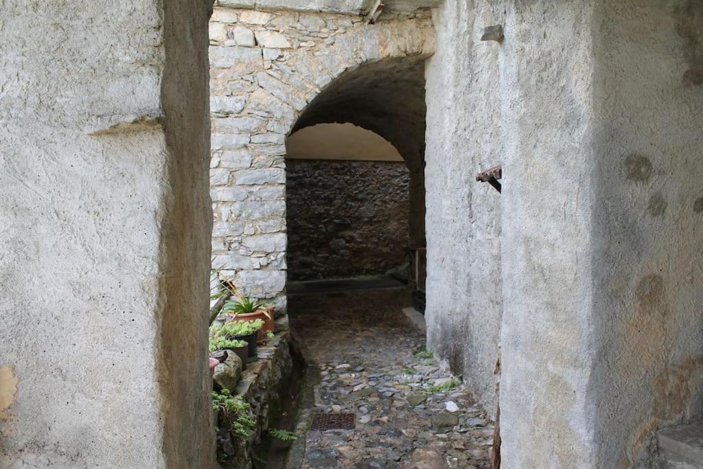 Casa Nel Borgo Antico Villa Quaratica Exterior photo