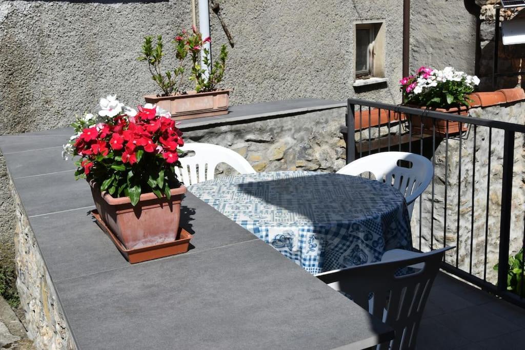 Casa Nel Borgo Antico Villa Quaratica Exterior photo