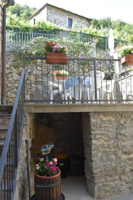 Casa Nel Borgo Antico Villa Quaratica Exterior photo