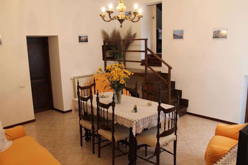 Casa Nel Borgo Antico Villa Quaratica Exterior photo
